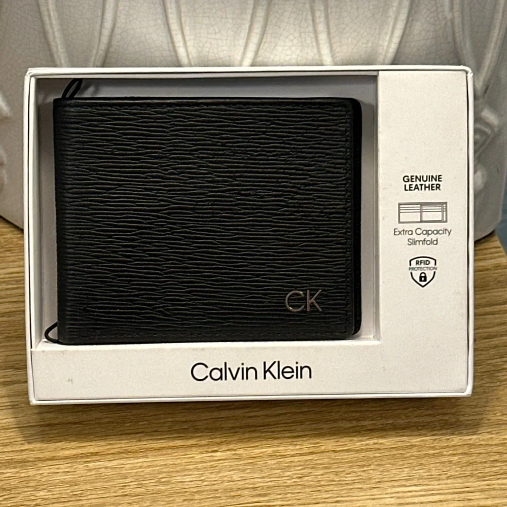 Men’s Leather Calvin Klein Wallet New In Box
